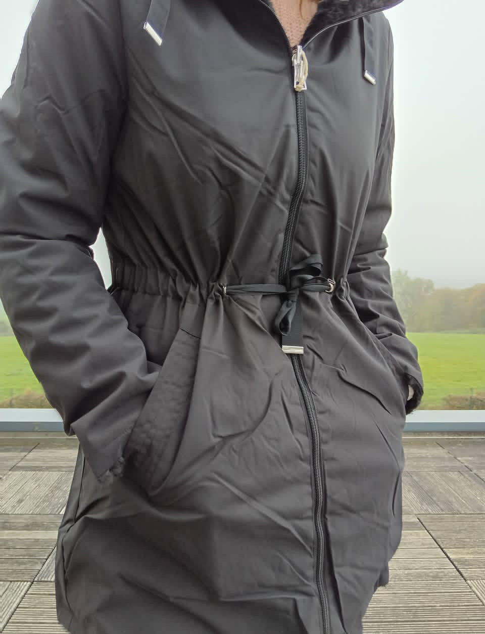 New Lolo - Manteau long NOIR zip uni réversible, imperméable et complètement fourré resserrable à la taille