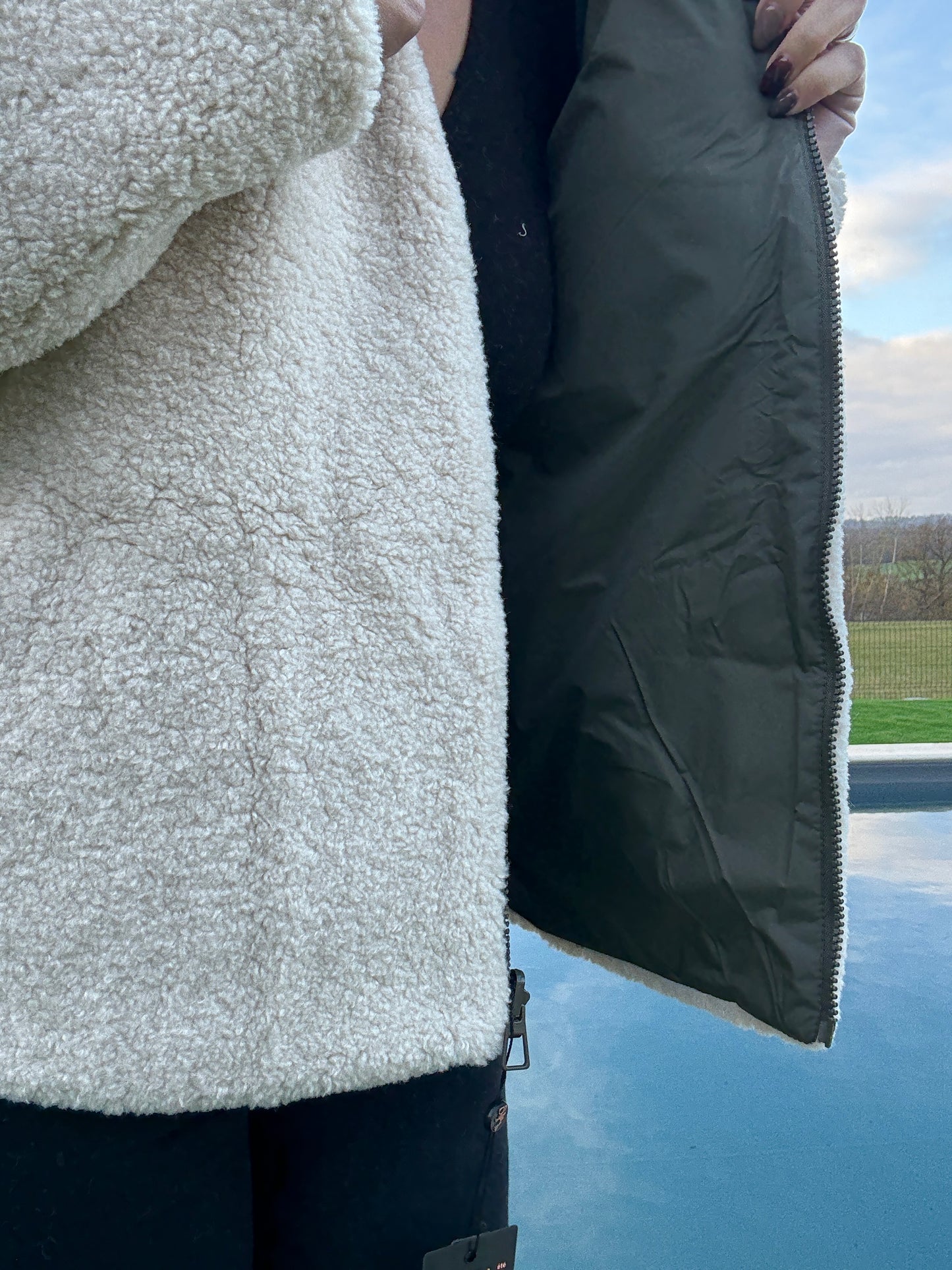 Laura Jo - Manteau Veste courte fourrée réversible kaki avec doublure en sherpa crème