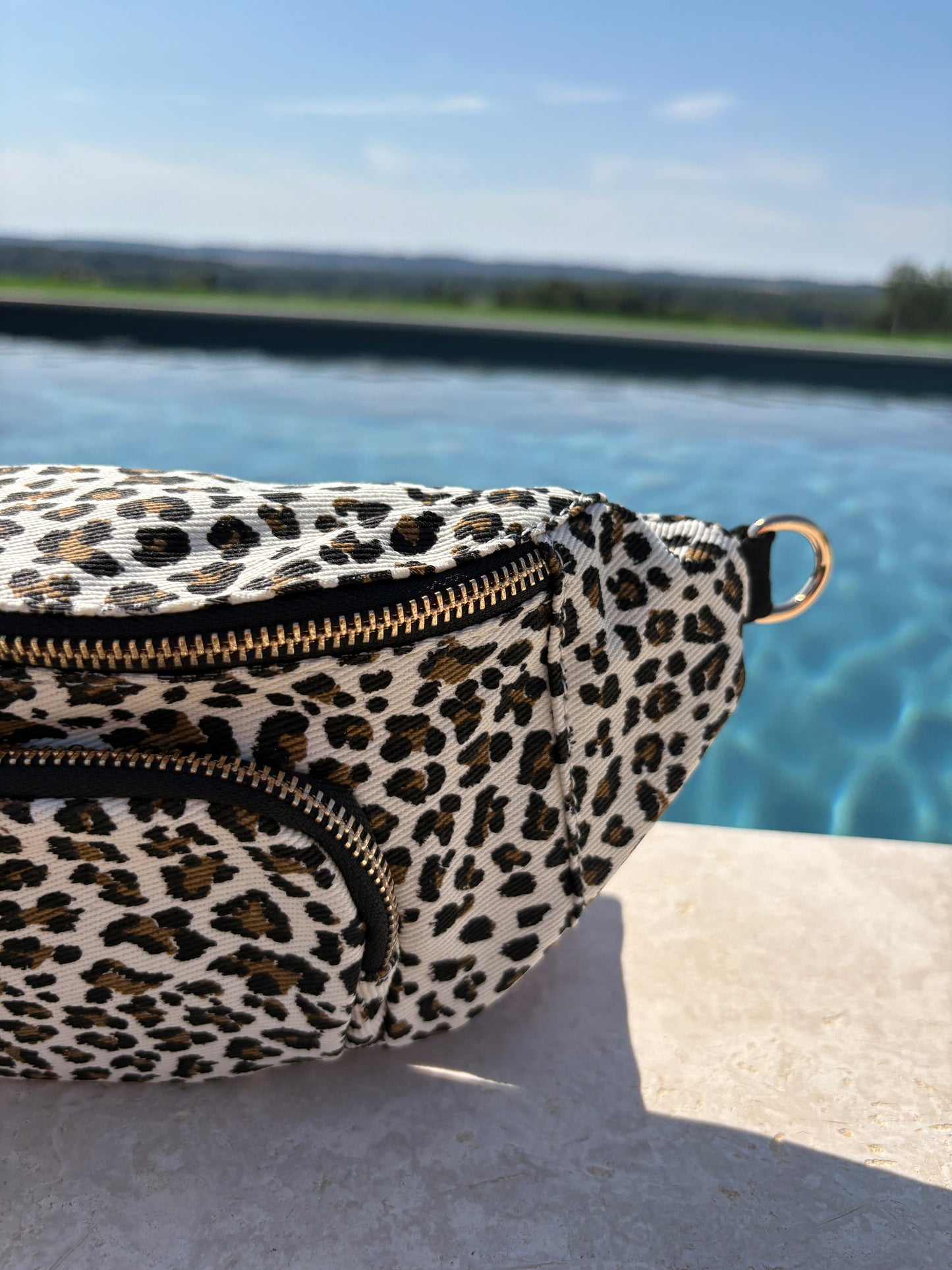 Sac banane en tissu imprimé léopard blanc 2 poches