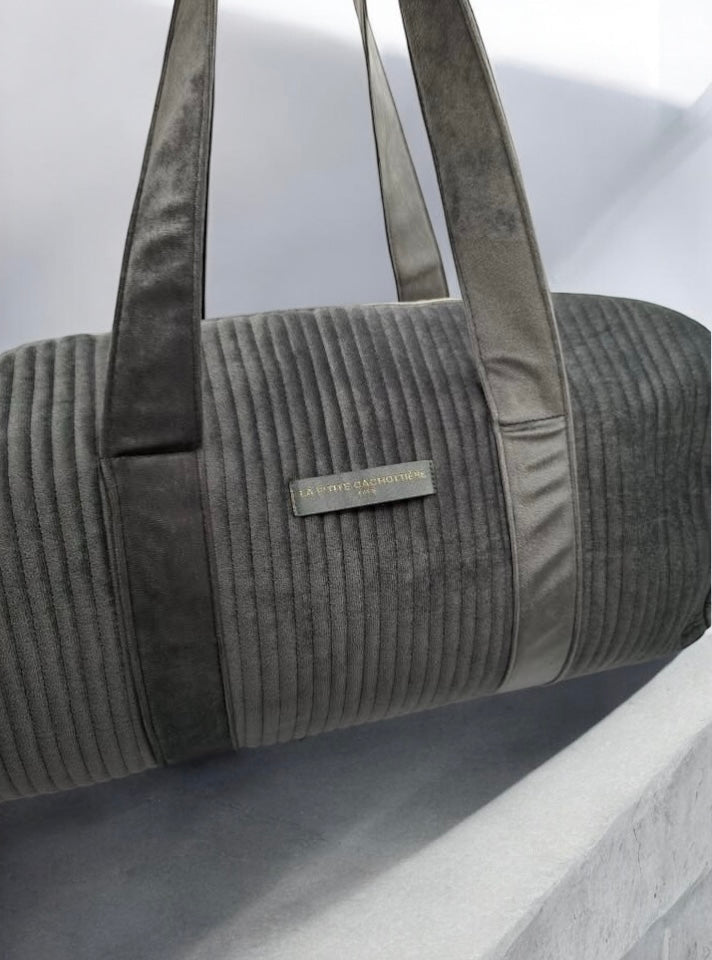 Sac polochon en velours matelassé gris 'La ptite cachotiere'