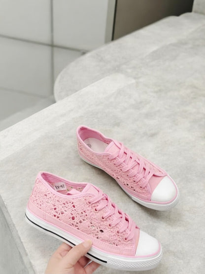 Chaussures baskets basses à dentelle rose en tissu style converse