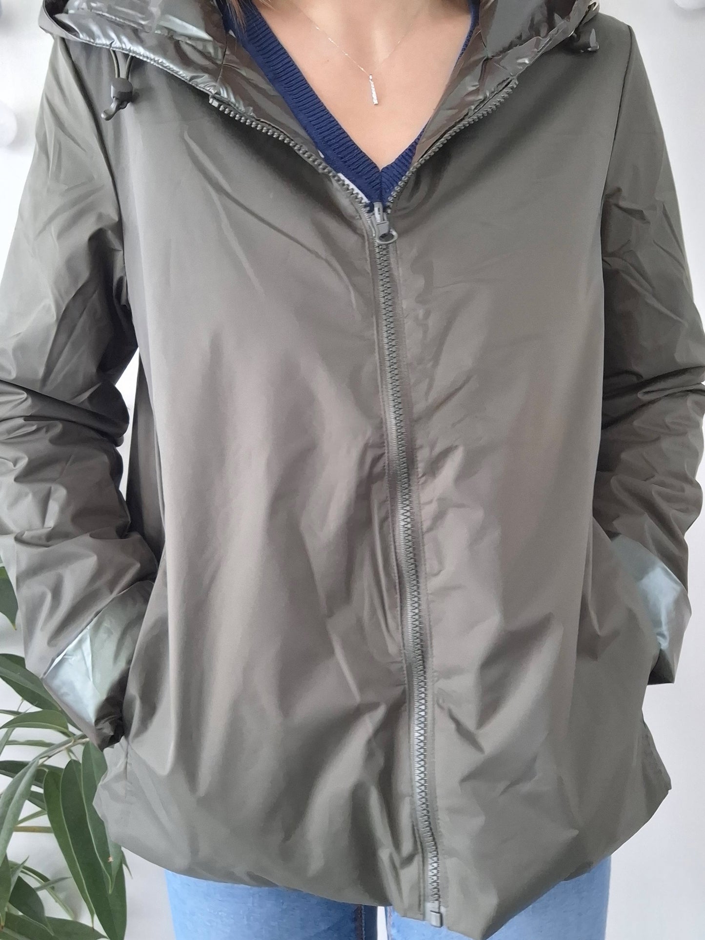 Laura Jo - Imperméable réversible court mi-saison avec garnissage ouate et zip uni (mat/brillant) kaki