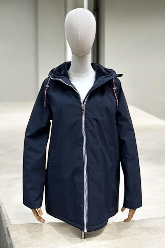Manteau imperméable mi long fourré en fausse fourrure bleu marine - Curvy