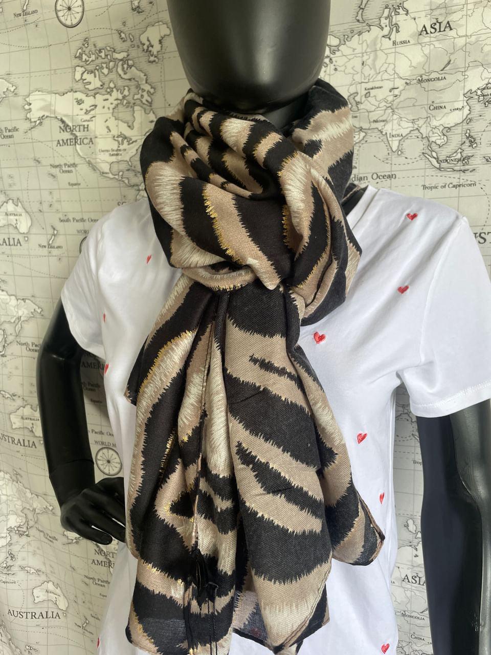 Foulard en tissu motifs zébré noir et taupe avec touche de doré