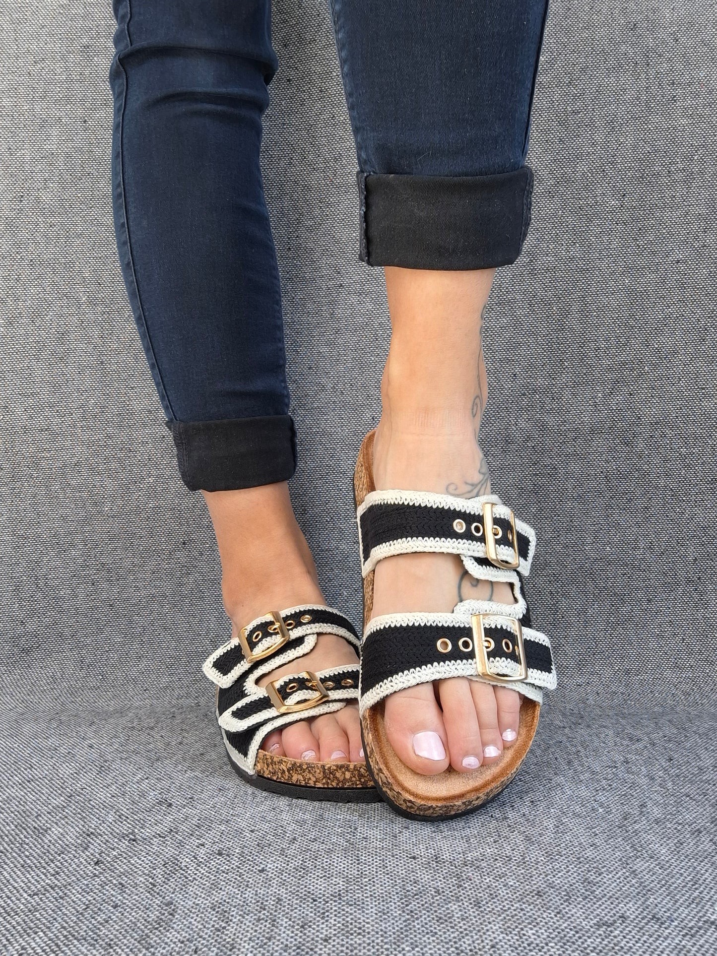 Chaussures sandales type birk 2 brides tissu bicolore noir et beige