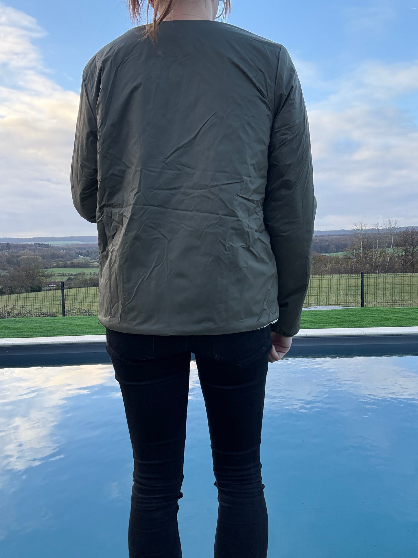 Laura Jo - Manteau Veste courte fourrée réversible kaki avec doublure en sherpa crème