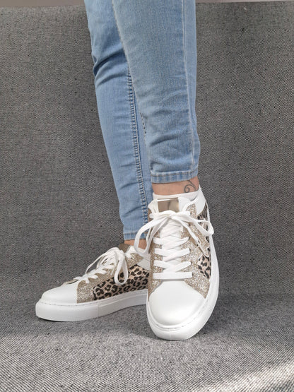 Chaussures baskets blanches beige motif léopard étoile style sneakers