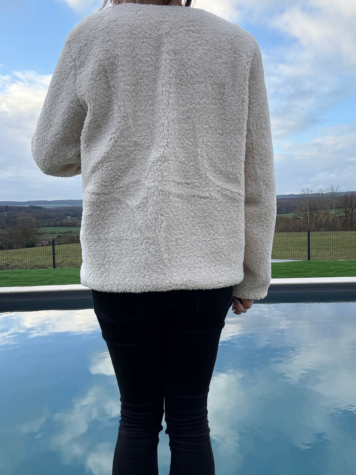 Laura Jo - Veste courte reversible bleu marine avec doublure en sherpa beige