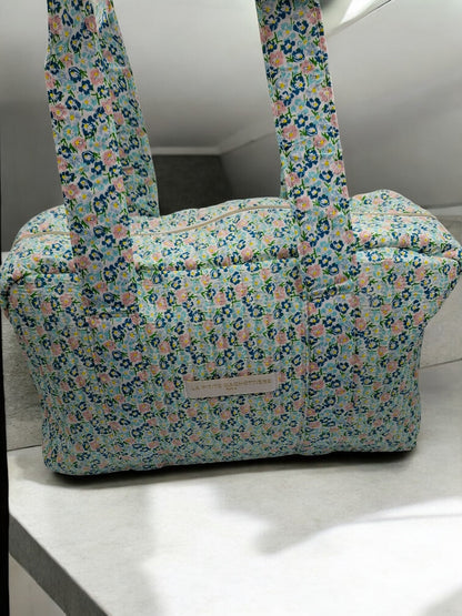 Sac week-end polochon en coton matelassé liberty fleuri bleu turquoise et touches orange