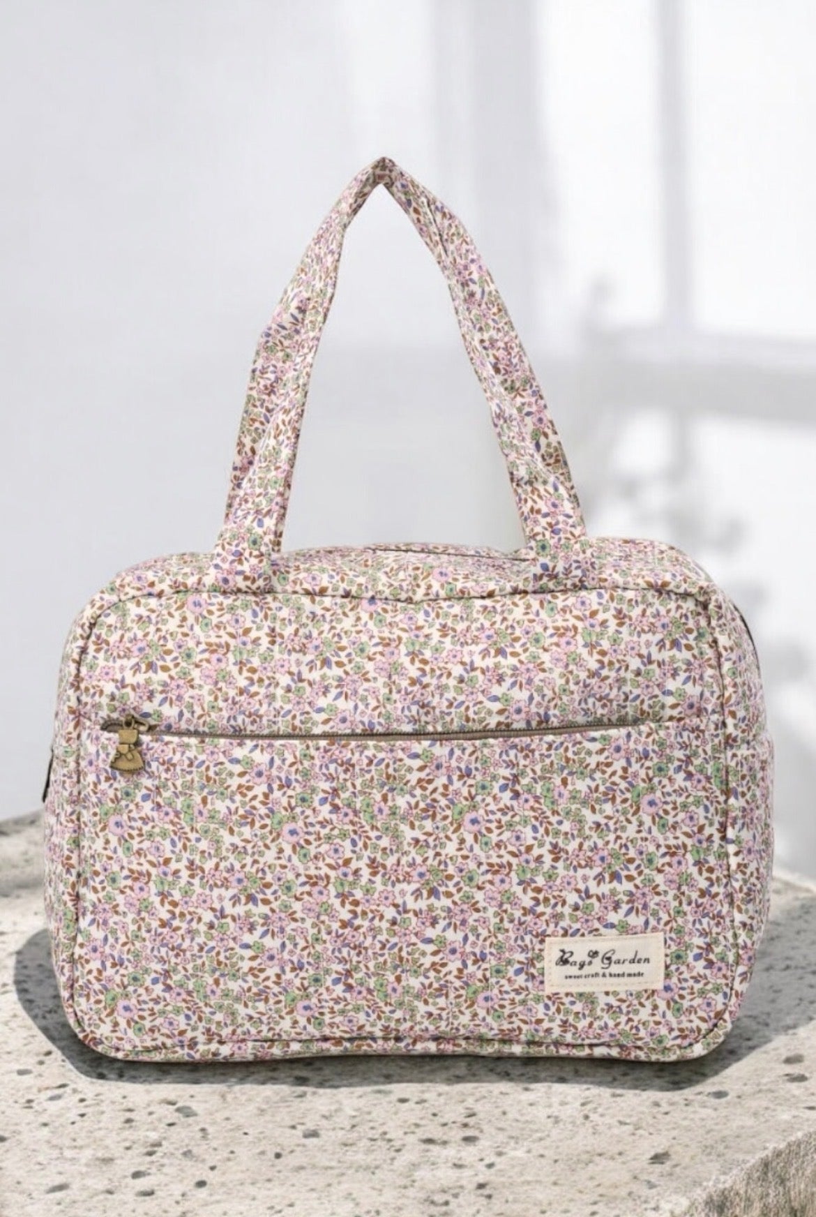 Sac polochon week-end motif liberty fleurs colorées rose et violet