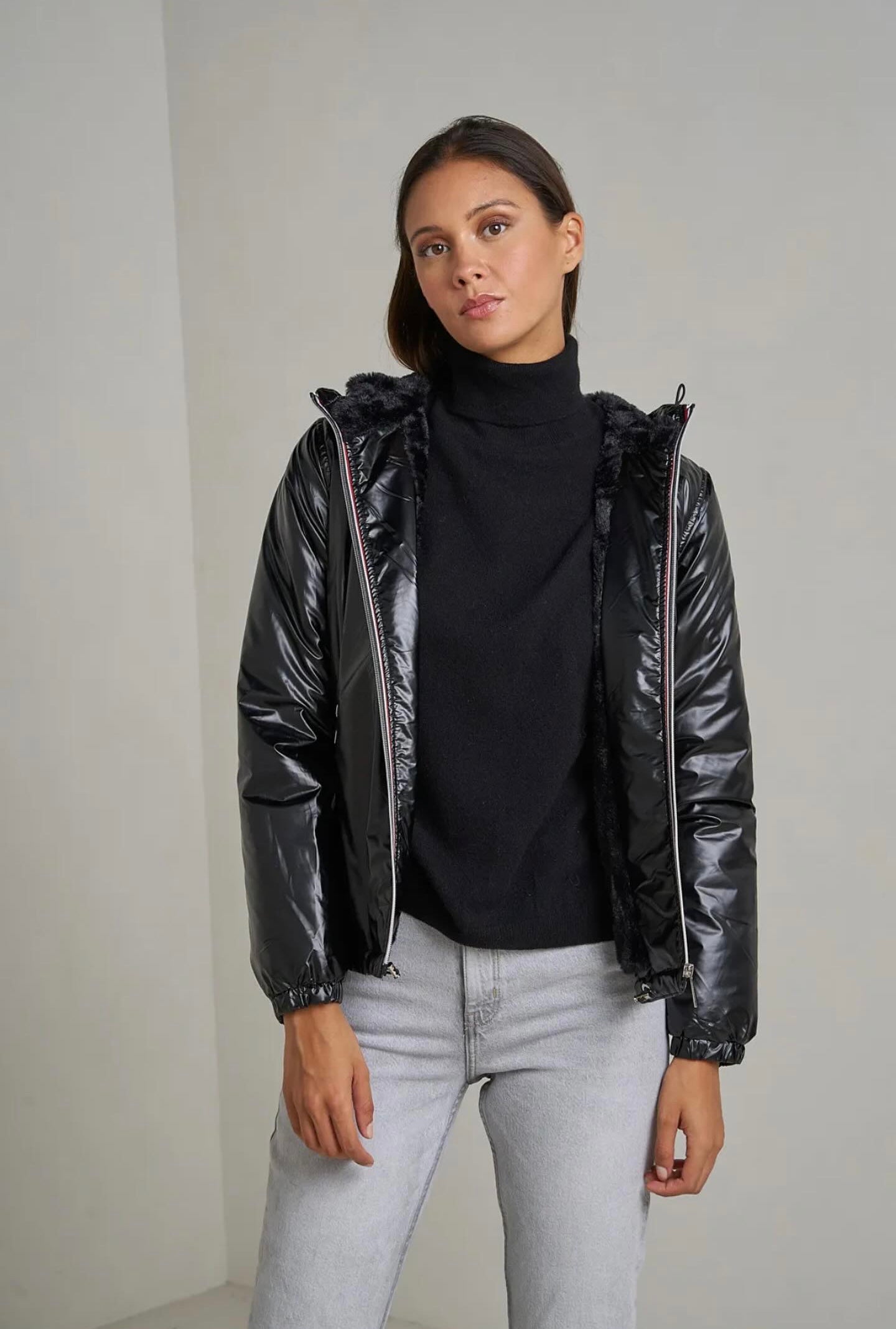 Attrait Paris - Manteau court imperméable fourré noir brillant