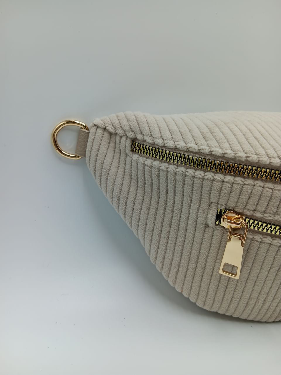 Sac banane velours côtelé 2 poches taupe clair sangle fantaisie