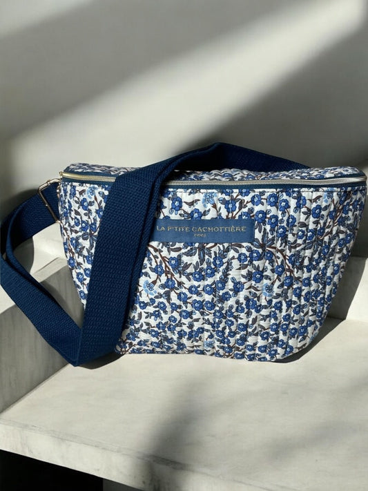 Sac banane en coton liberty fleuri bleu marine « La Ptite cachottière »