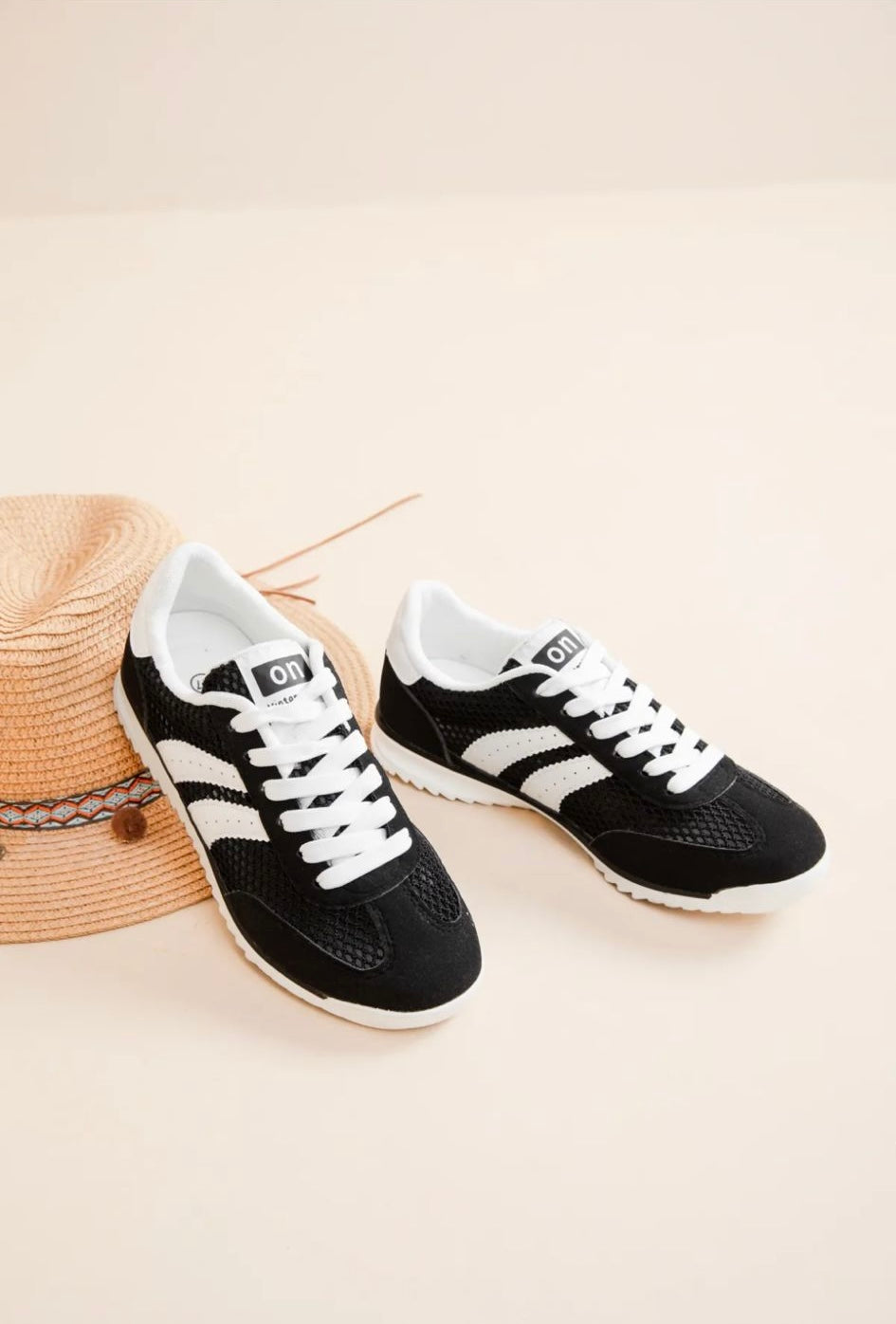 Baskets femme tendance légères et confortables style casual couleur Noir