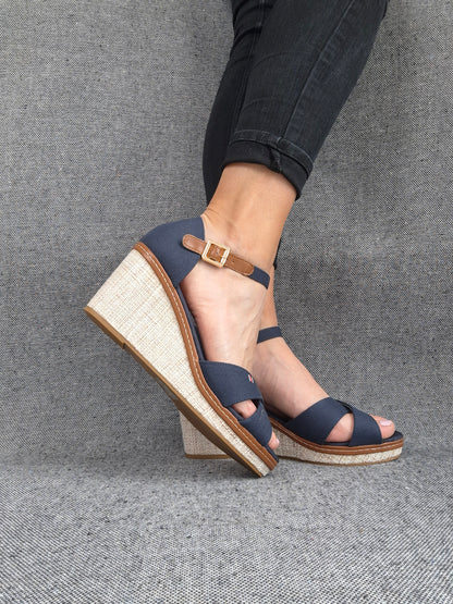 Chaussures sandales compensées tissu à lanières bleu marine semelle beige