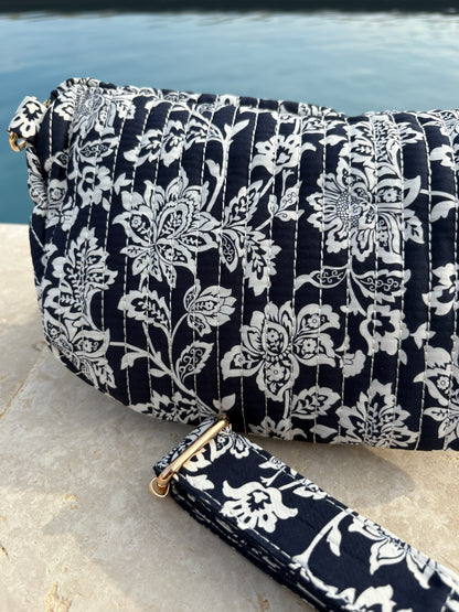 Sac banane coton matelassé liberty fleuri toile de jouy bleu marine et blanc
