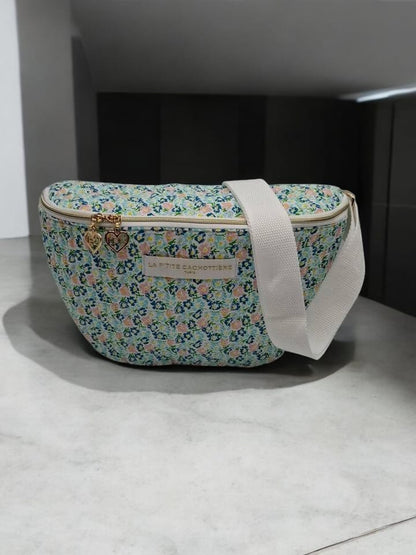 Sac banane en coton liberty fleuri bleu tons rouge « La Ptite cachottière »