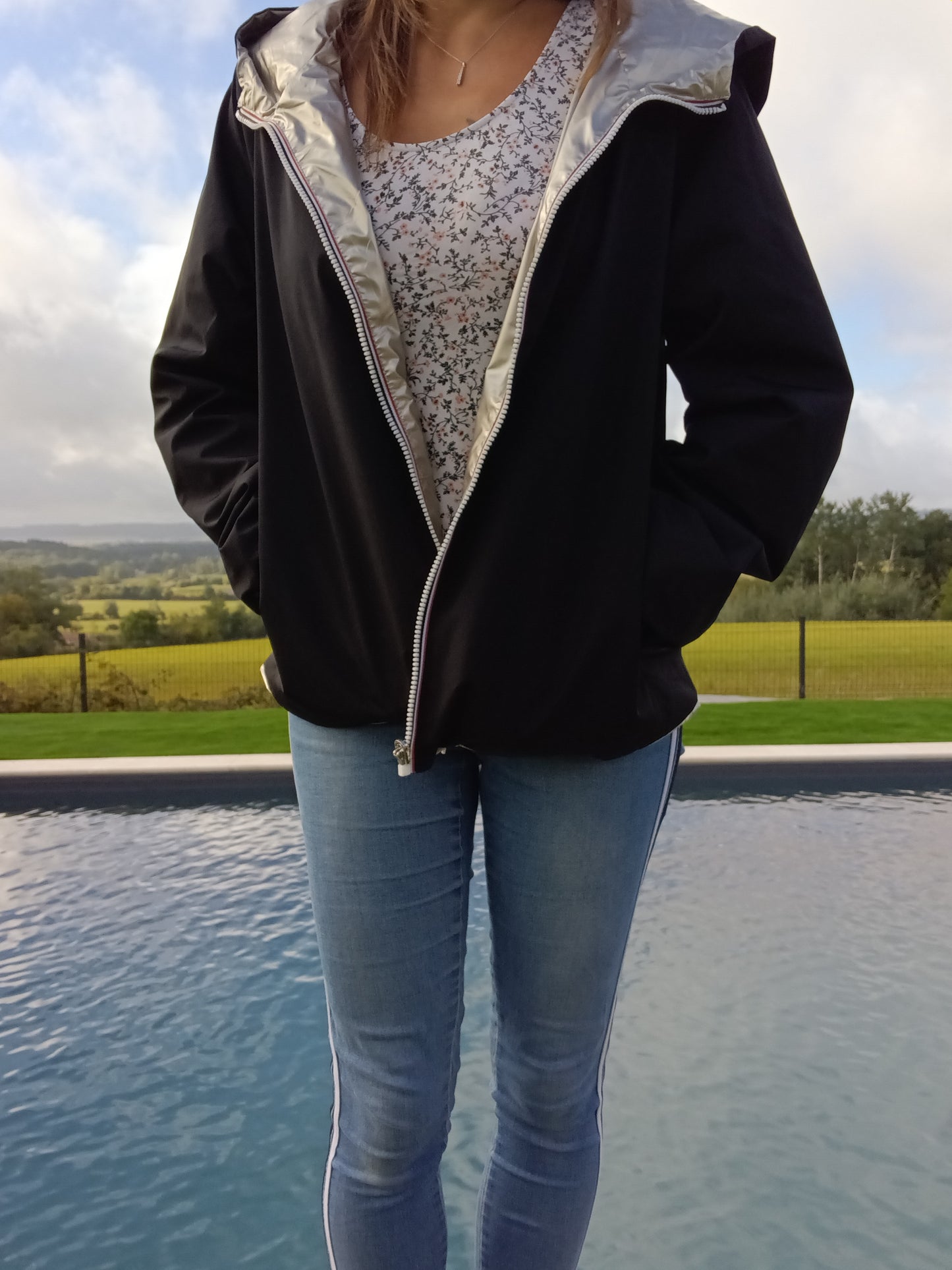 Melya Melody - Manteau court léger imperméable noir réversible doré