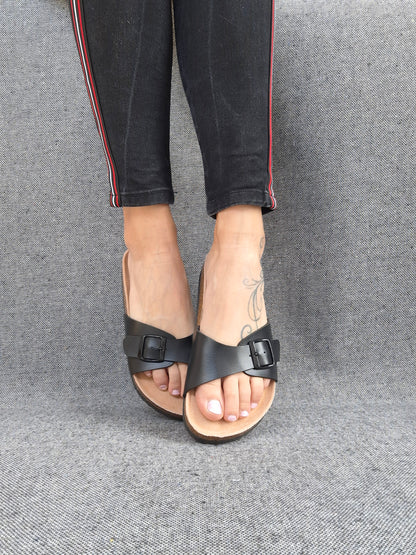 Chaussures sandales large bride noir intérieur cuir