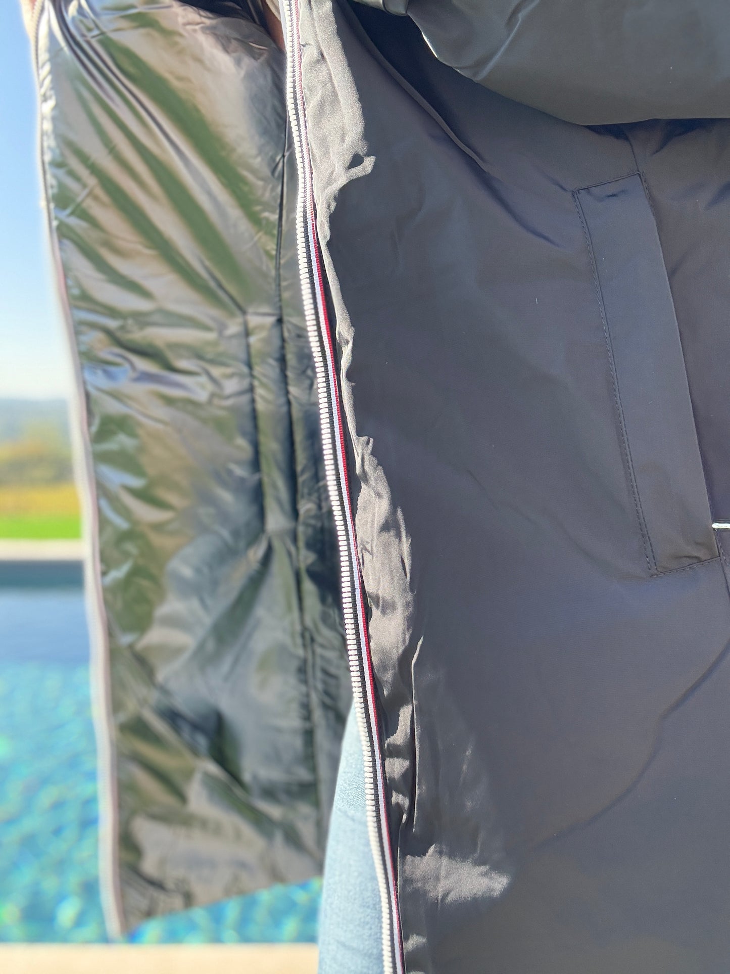 Melya Melody - Imperméable réversible long avec garnissage ouate couleur noir/argenté - Curvy