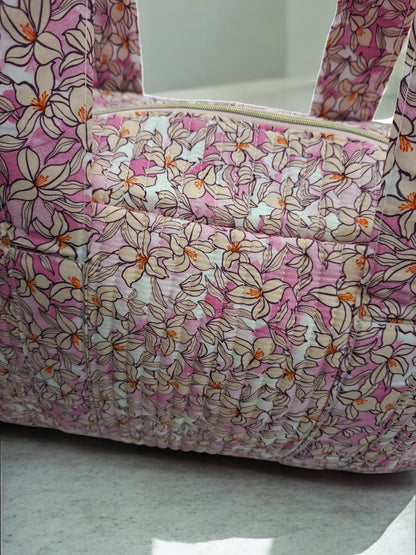 Sac week-end polochon en coton matelassé rose liberty fleuri rose et taupe