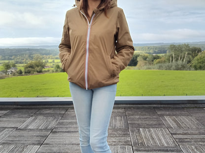 Veste courte camel à capuche et fermeture zippée femme