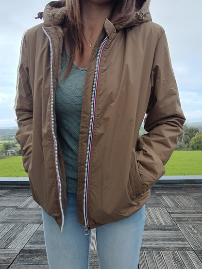 Veste courte camel à capuche et fermeture zippée femme
