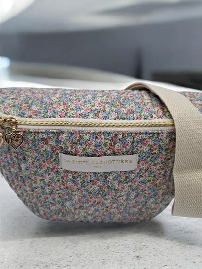 Sac banane en coton liberty fleuri rose pastel « La Ptite cachottière »