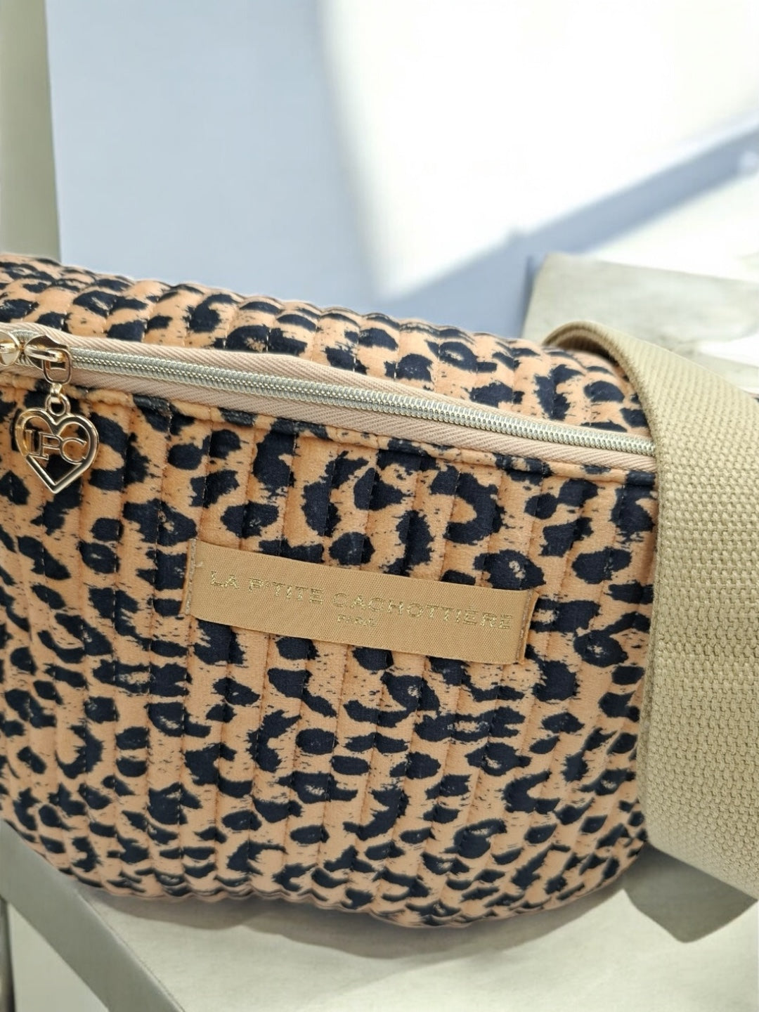 Sac banane en velours côtelé léopard camel noir « La Ptite cachottière »