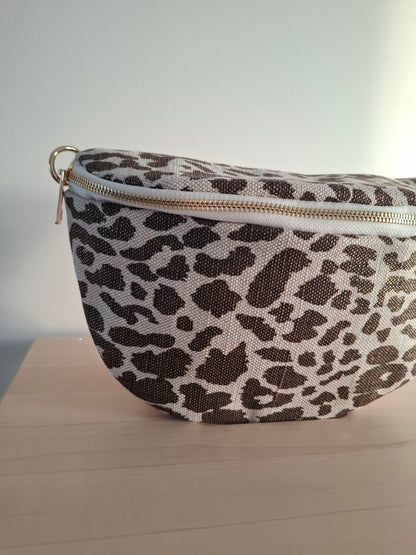 Sac banane en tissu motif léopard teintes marron et beige