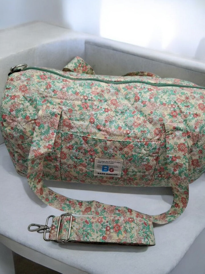 Nouveautés - Sac polochon en coton matelassé motifs à fleurs vert d’eau