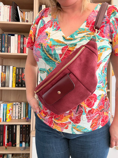 Sac banane XL femme rouge bordeaux effet daim et simili cuir – grand format tendance, bandoulière réglable, poche zippée