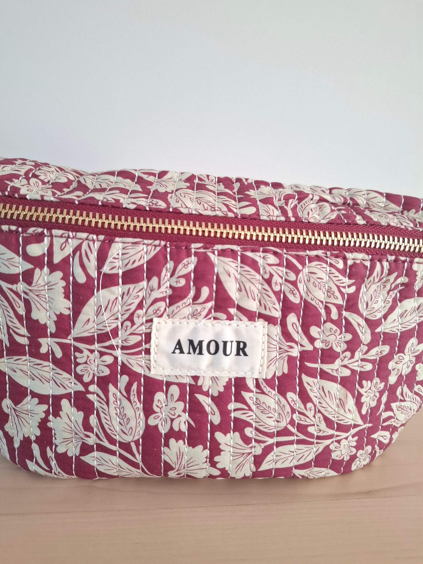 Sac banane coton matelassé liberty floral toile de jouy rouge bordeaux et blanc