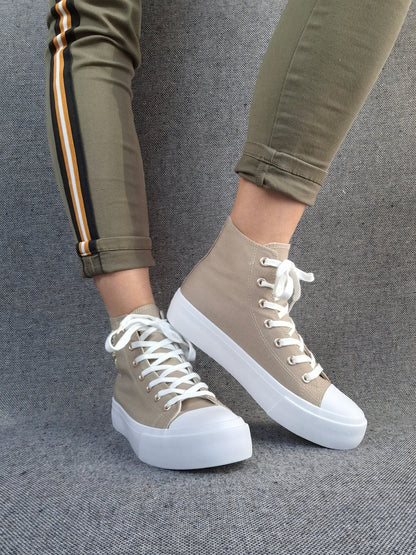 Chaussures baskets hautes tissu beige taupe blanc inscription "LOVE" style converse