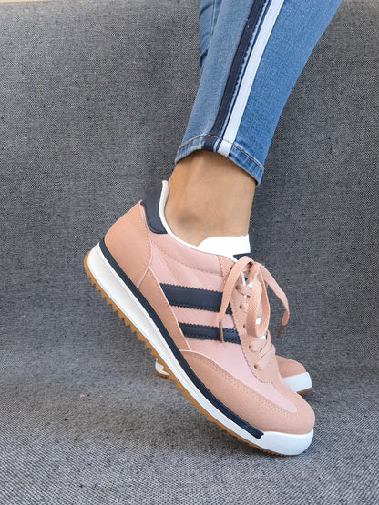Chaussures baskets basses roses et bleues style sneakers