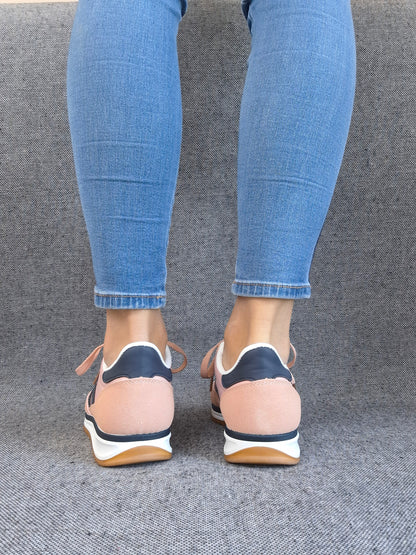 Chaussures baskets basses roses et bleues style sneakers