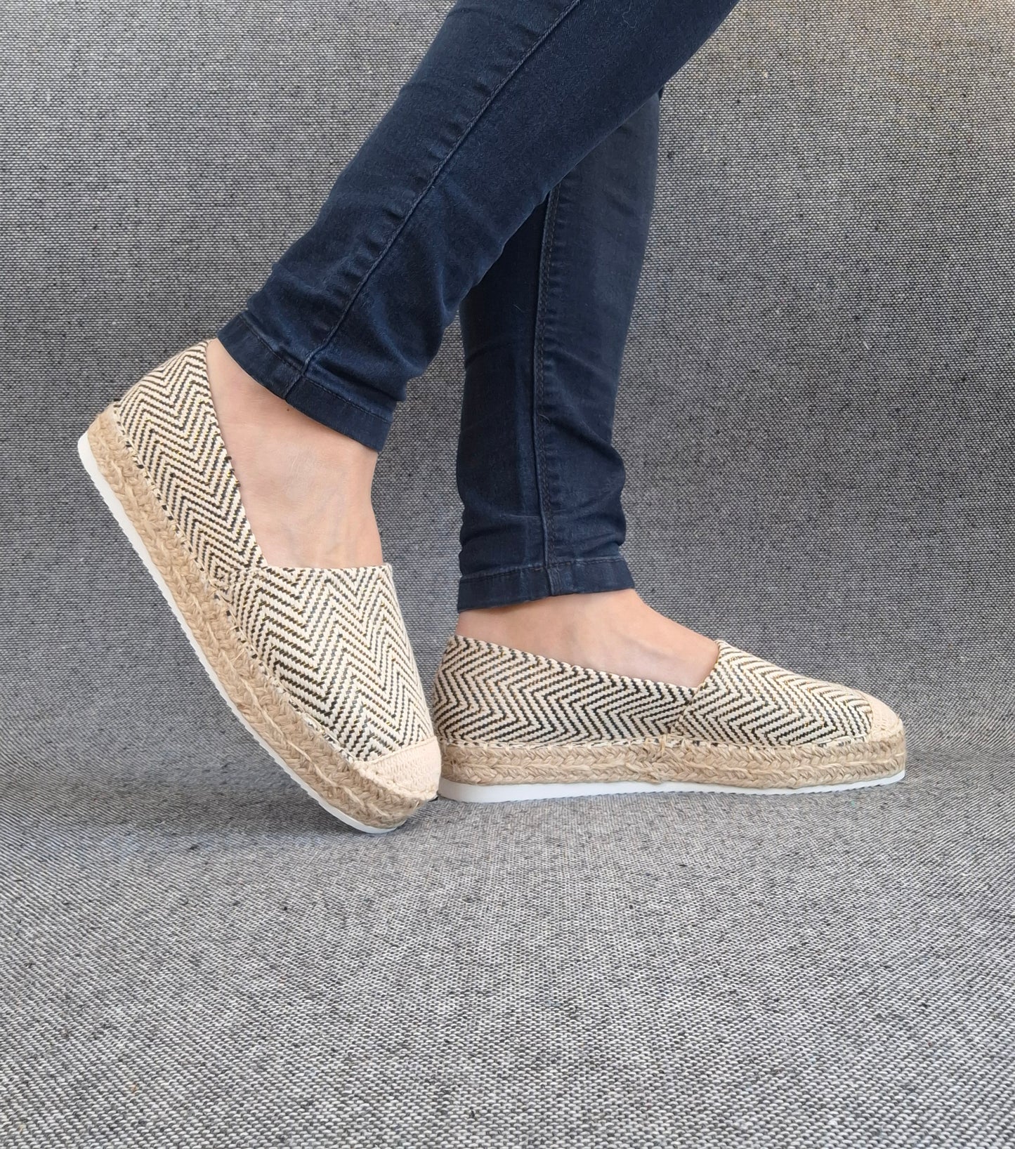 Espadrilles plates beige doré noir