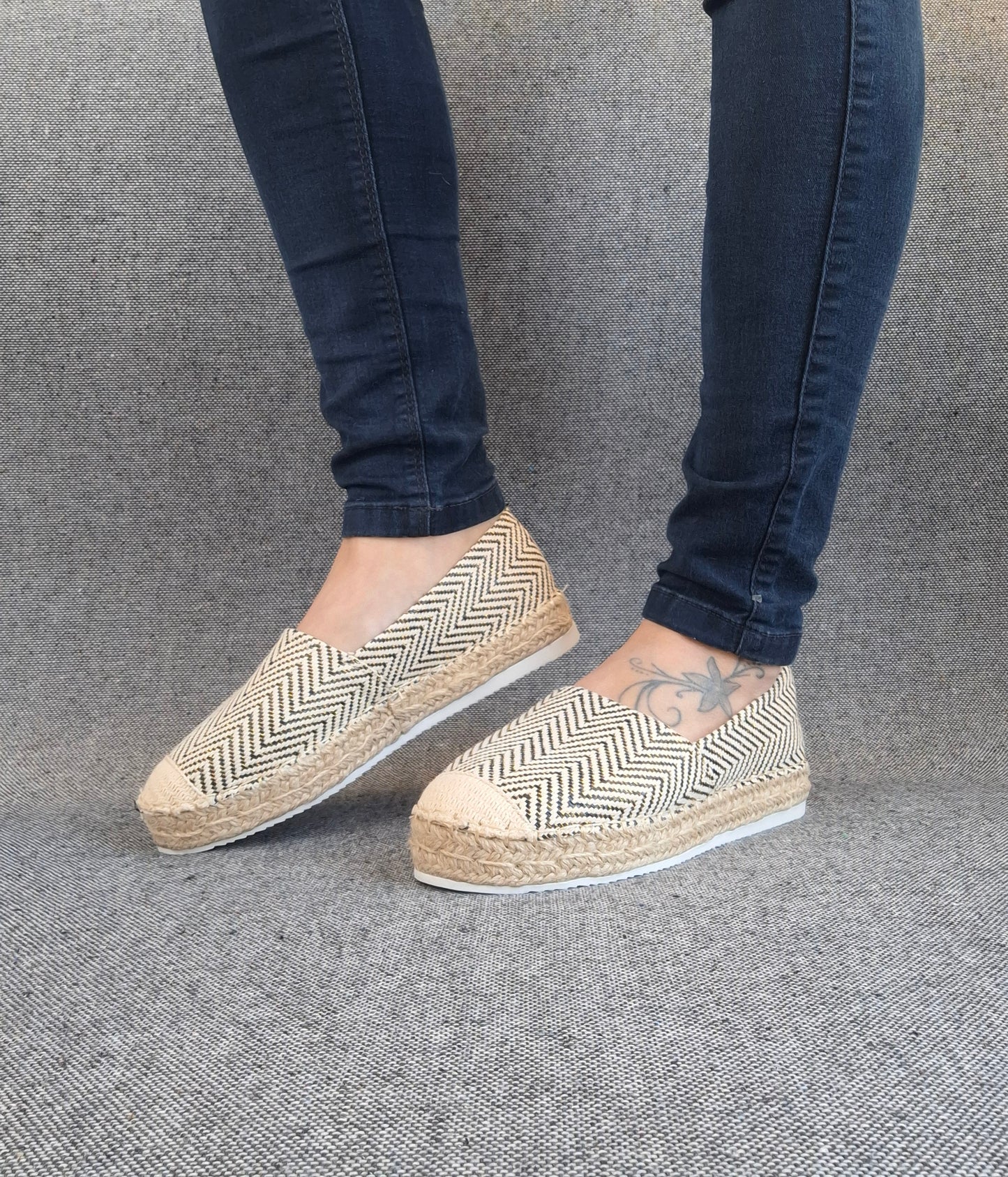 Espadrilles plates beige doré noir