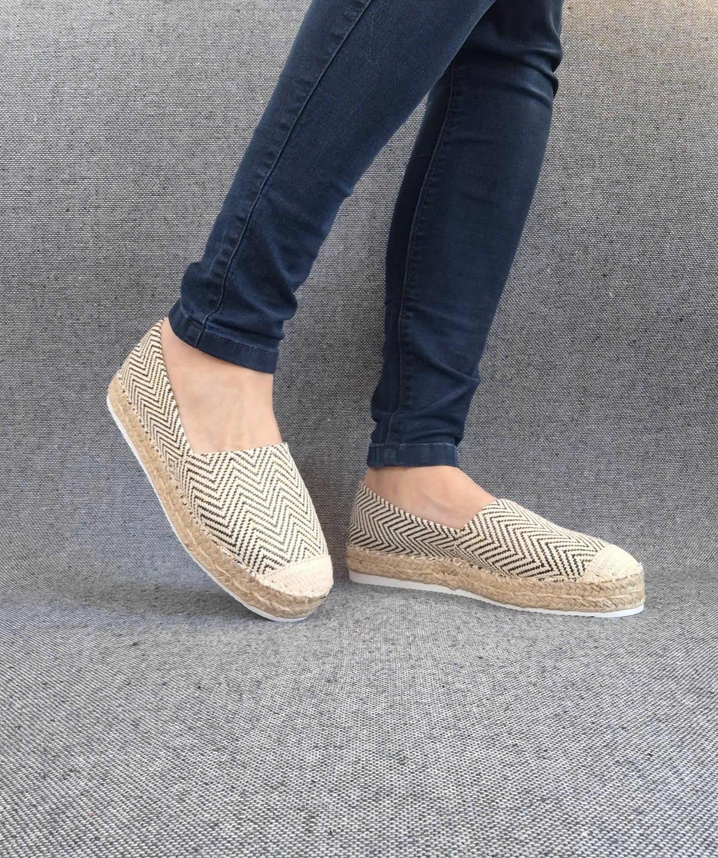 Espadrilles plates beige doré noir