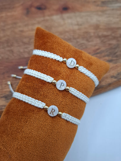 Bracelet tressé brésilien Ecru lettre au choix