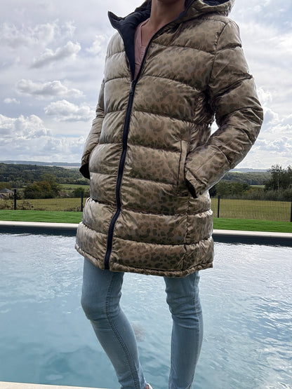 Melya Melody - Manteau long réversible et imperméable matelassé bleu marine/léopard