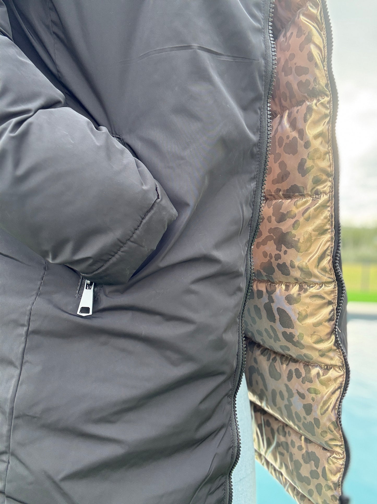 Melya Melody - Manteau long réversible et imperméable matelassé noir/léopard