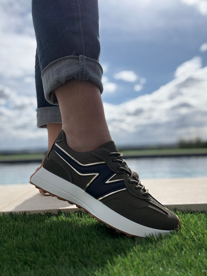 Chaussures baskets en tissu vert kaki motif bleu marine style sneakers