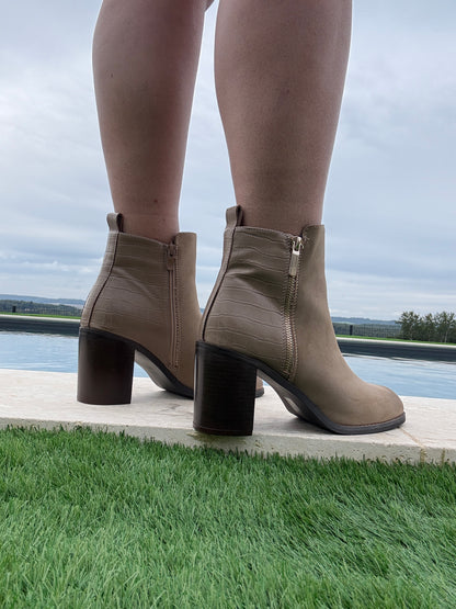 Chaussures boots à talon haut beige bi-matières