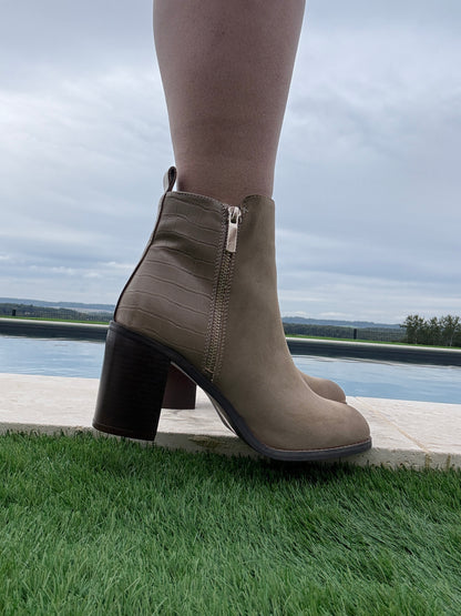 Chaussures boots à talon haut beige bi-matières