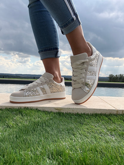 Chaussures baskets gold argenté à paillettes bandes blanches style campus