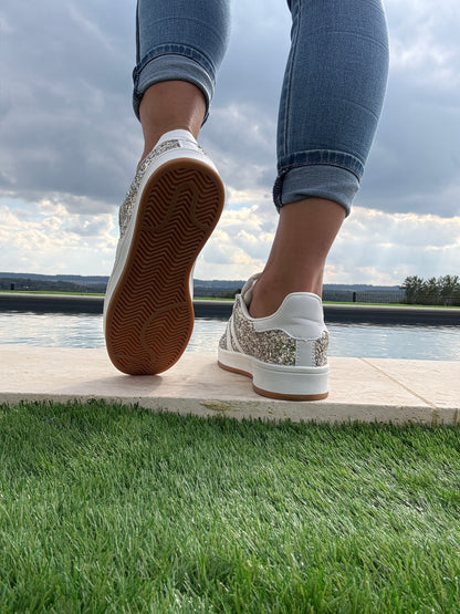 Chaussures baskets gold argenté à paillettes bandes blanches style campus