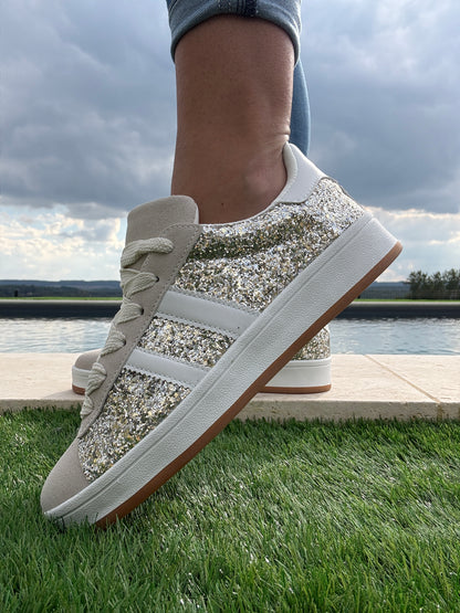 Chaussures baskets gold argenté à paillettes bandes blanches style campus