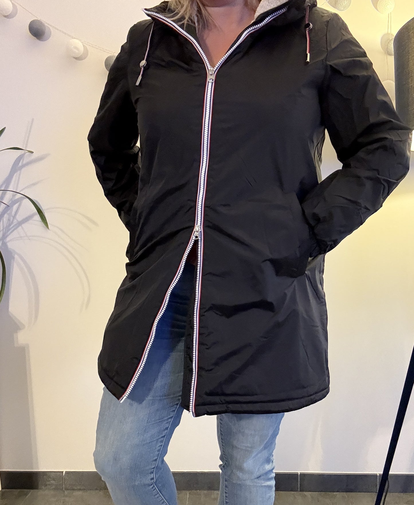 Laura Jo - Imperméable fourré long fausse fourrure noir intérieur sherpa beige - Curvy