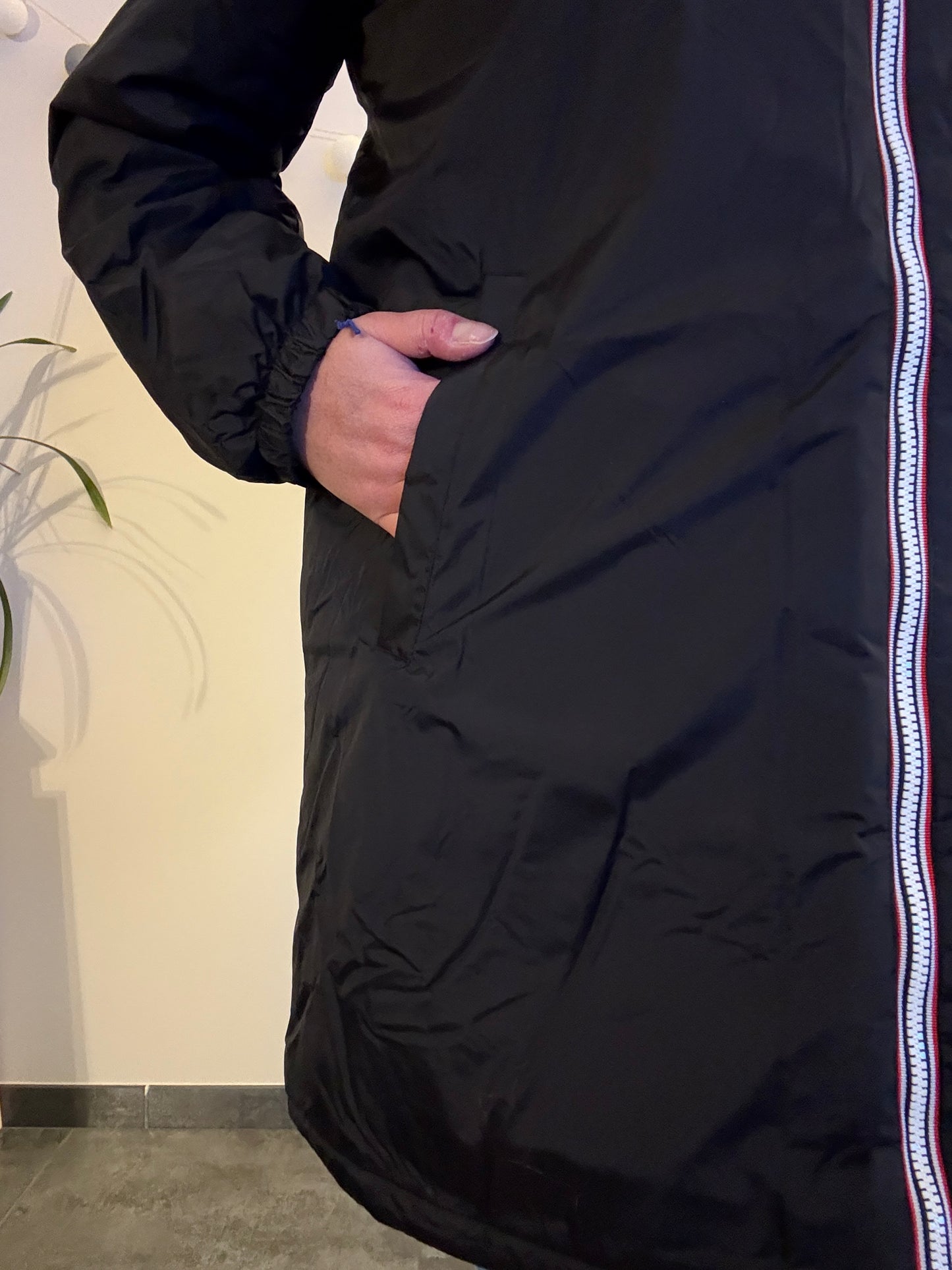 Laura Jo - Imperméable fourré long fausse fourrure noir intérieur sherpa beige - Curvy